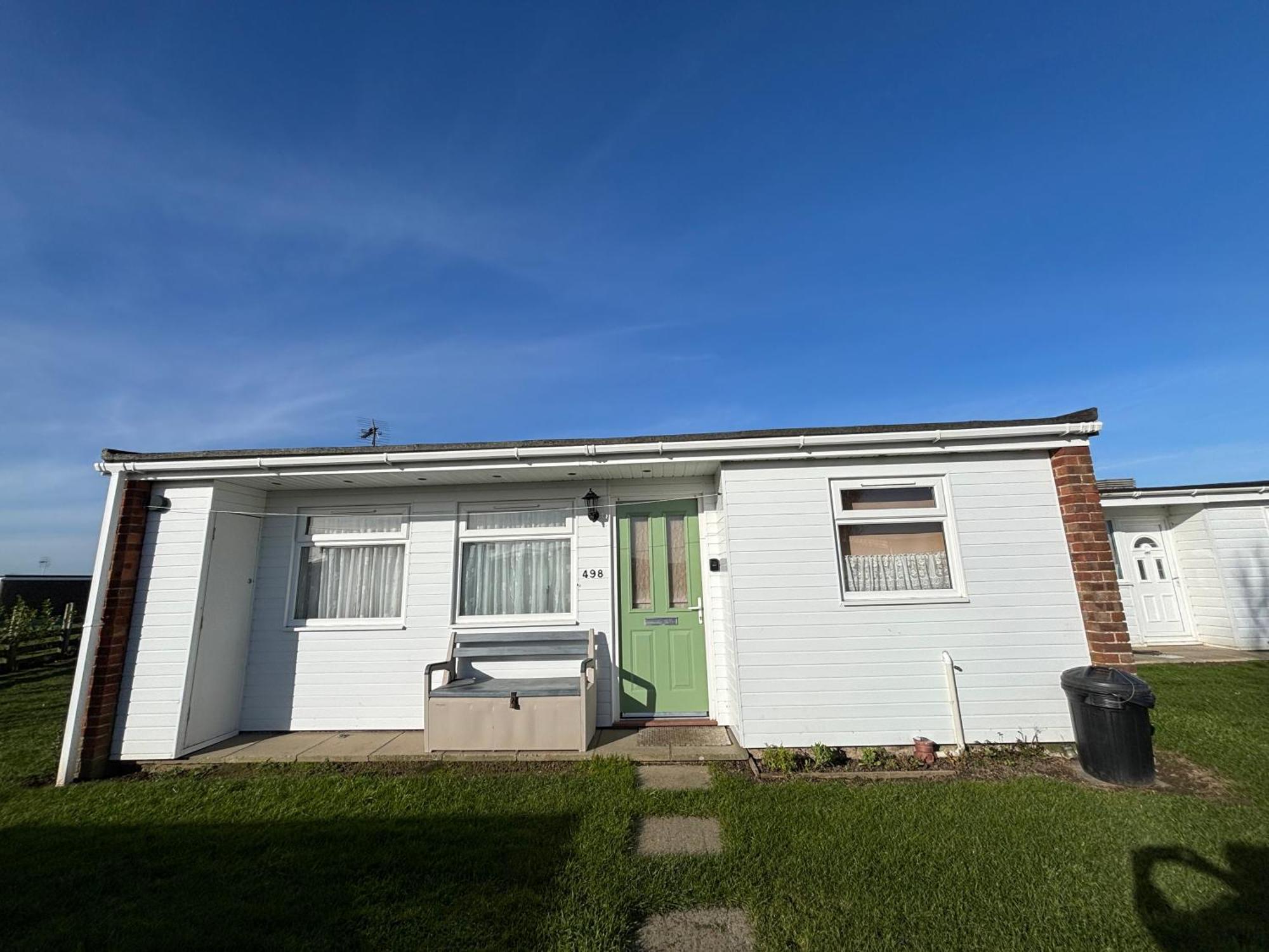 Chalet Farm, Three Bedroom, Pet Friendly, Free Wifi With Bed Linen And Towels Included Free Pool Passes! Great Yarmouth